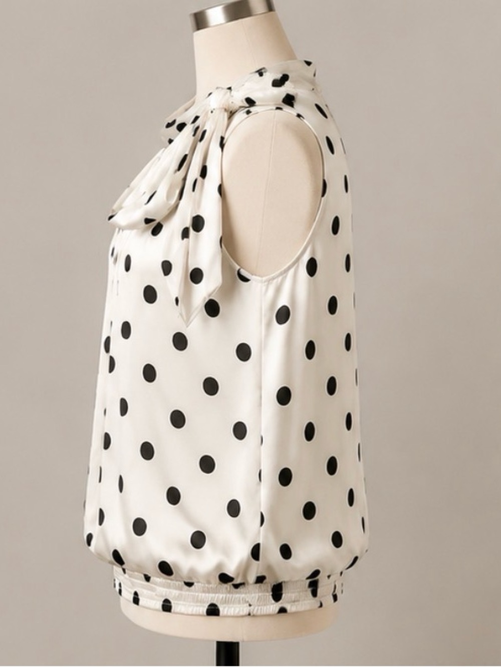 White House Black Market White Sleeveless Polka Dot Tie-Neck Blouse - Picture 3 of 5